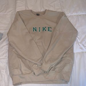 Non authentic crew neck NIKE